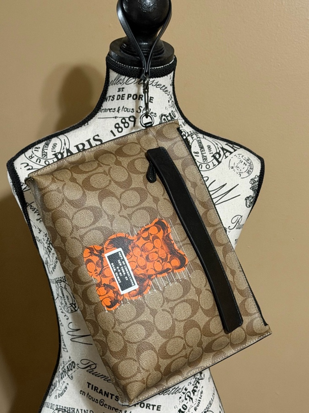 LIMITED EDITION COACH CARRYALL POUCH/WRISTLET